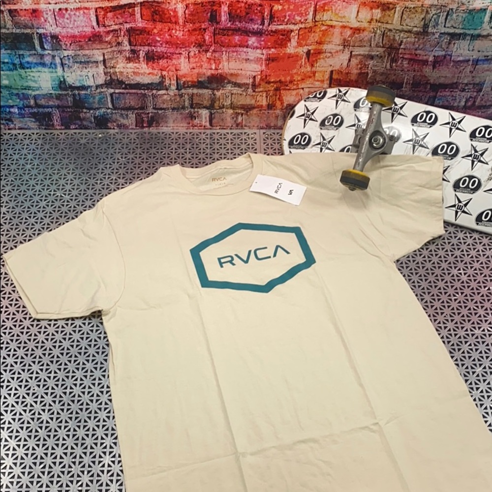 🔥 RVCA TEE SHIRT 🔥